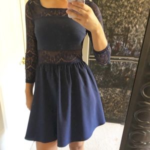 Lace quarter sleeve dress